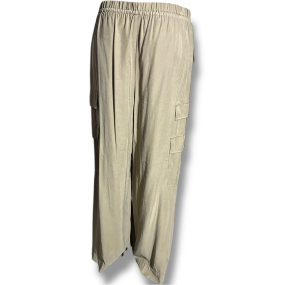 a new day Women's Large Stylish Tan/Khaki Wide-Leg Drawstring Waist Cargo Pants - Picture 5 of 14
